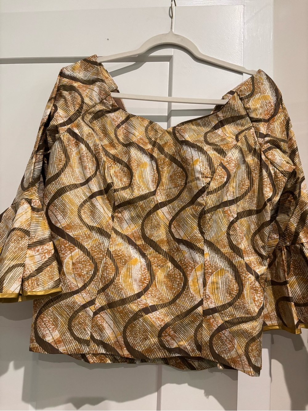 Women’s Abstract Wave Print Top and long skirt in Brown and Gold